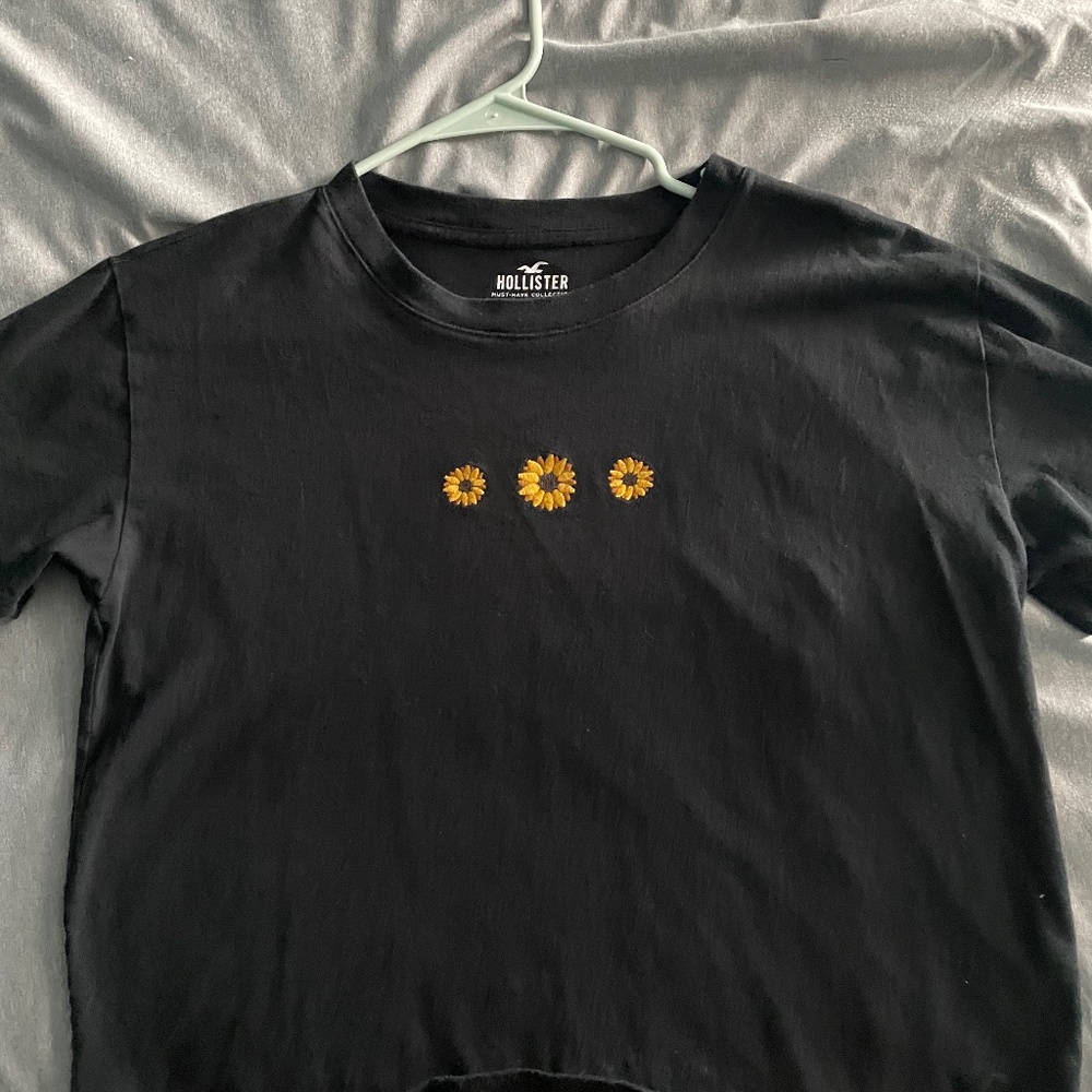 HOLLISTER Sunflower Black Box T-shirt
